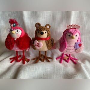 Spritz Featherly Friends Set of 3 Valentine's Plush Birds Toots Buttons Floof